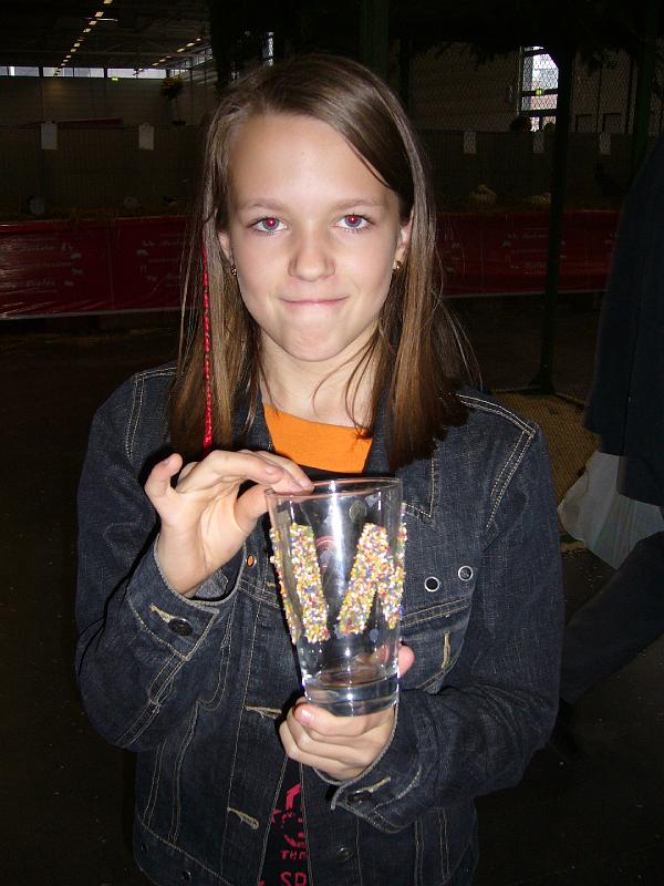 Muenster 2008 805.jpg - Basteln am Bastelstand in der Jugendabteilung